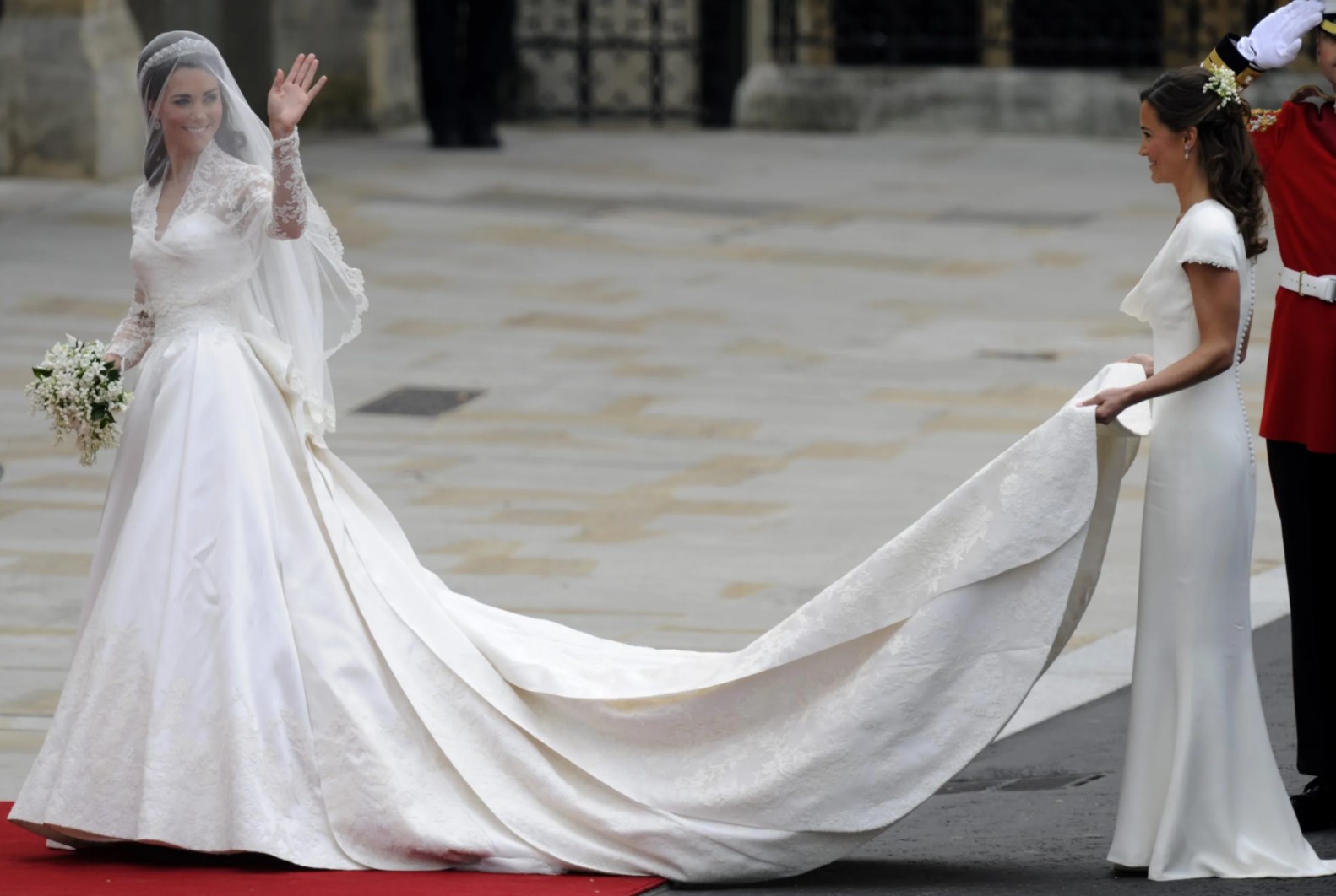 Kate Middleton Uzun Kuyruklu Gelinlik